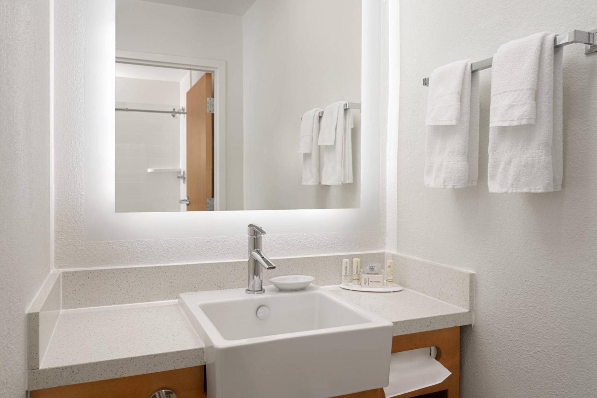 Springhill Suites Dallas Arlington North Экстерьер фото