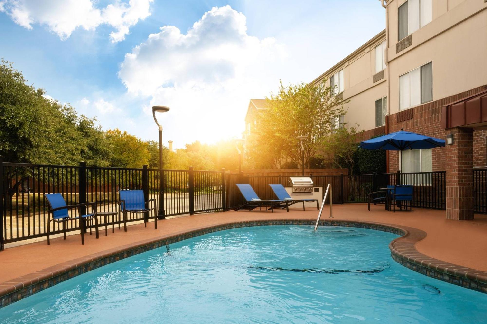 Springhill Suites Dallas Arlington North Экстерьер фото